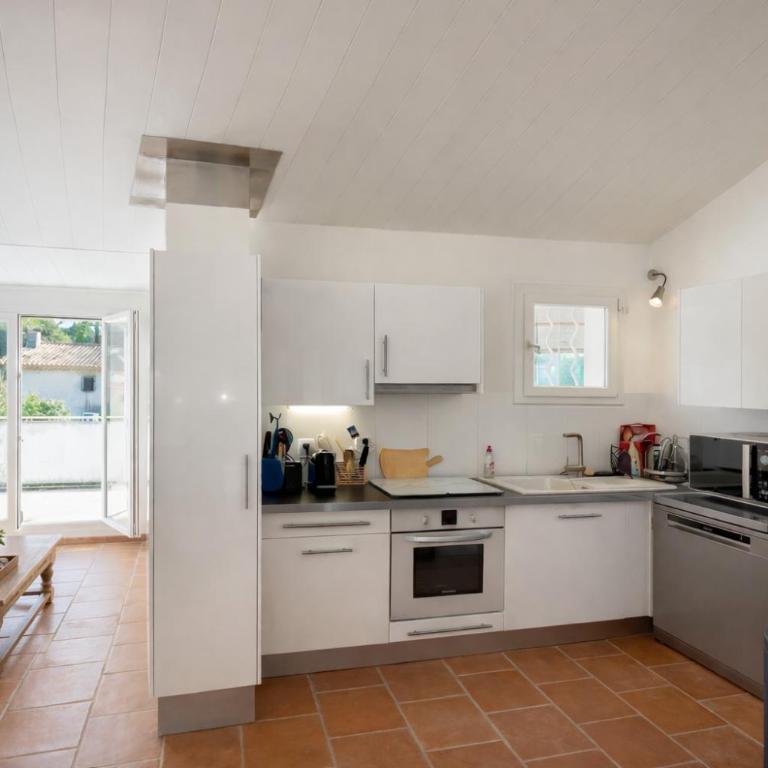 Haut de villa Chloé - Cosy avec clim, terrasse & parking privé, Sanary - Appartamento con 2 Camere da Letto - 5