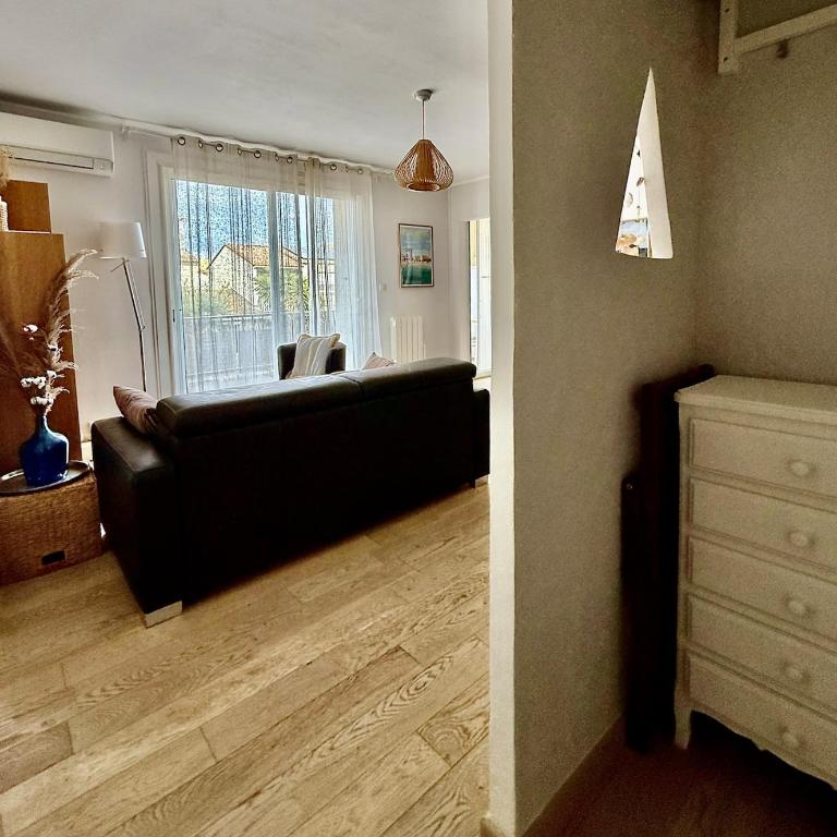 Appartement Cosy -2 chambres, Clim & Parking - Appartement 2 Chambres - 22