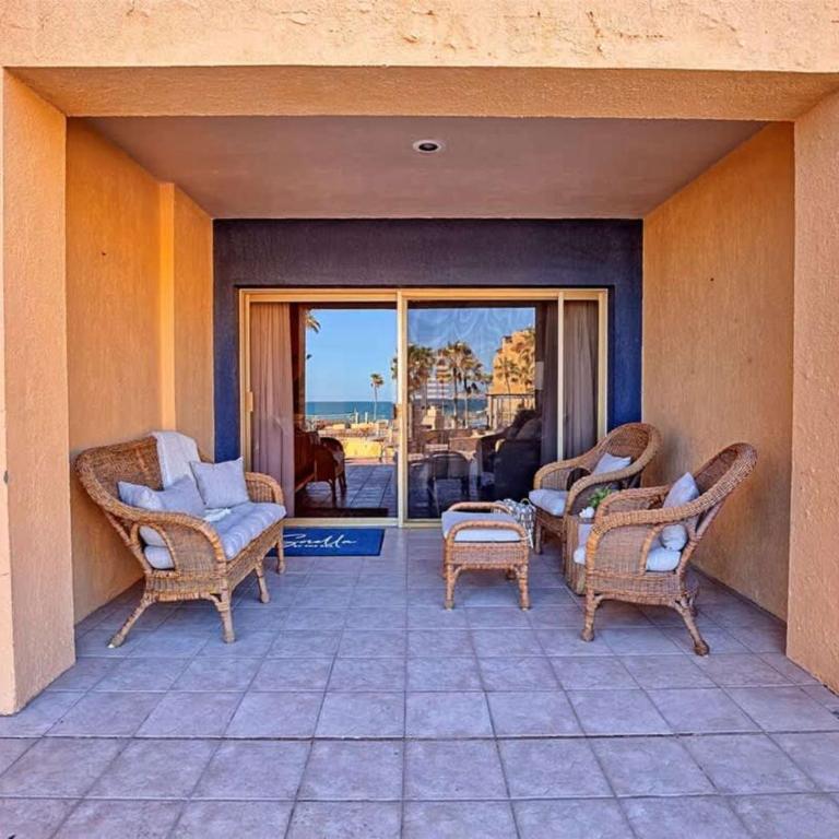 Ground Level Condo near Pool Princesa B-101 - Apartamento - 28