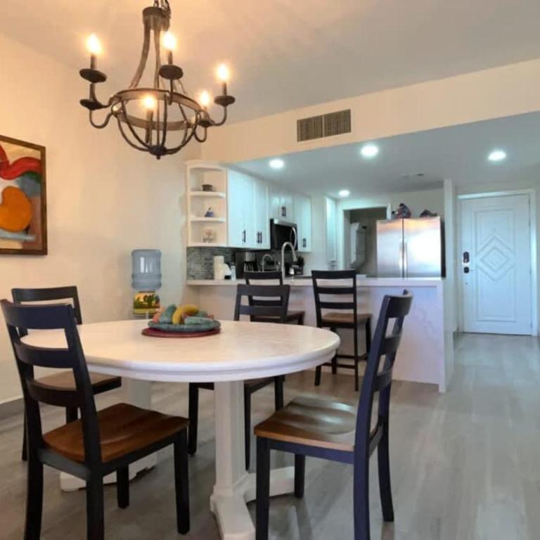 Gorgeous Third-Level Condo Princesa D-308 - Apartamento - 20