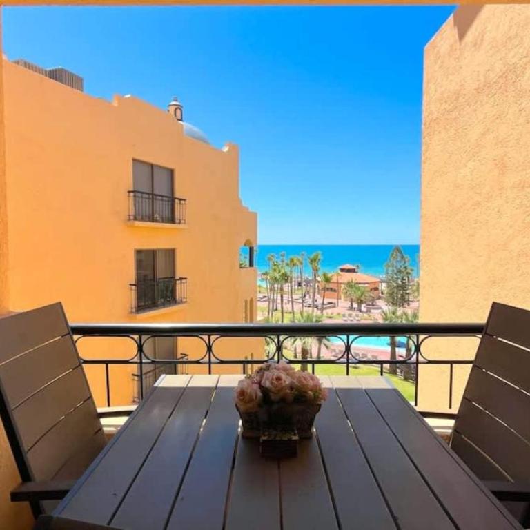 Cozy Condo on Sandy Beach Resort Princesa C-408 - Apartamento - 1