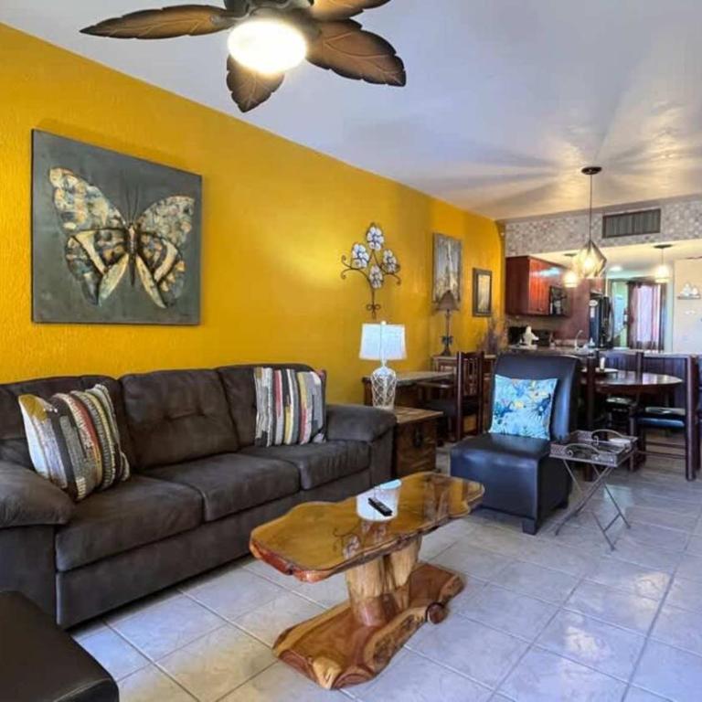 Cozy Condo on Sandy Beach Resort Princesa C-408 - Apartamento - 4