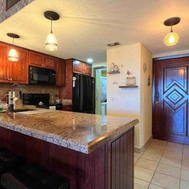 Cozy Condo on Sandy Beach Resort Princesa C-408 - Apartamento - 9