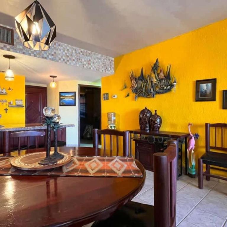 Cozy Condo on Sandy Beach Resort Princesa C-408 - Apartamento - 11