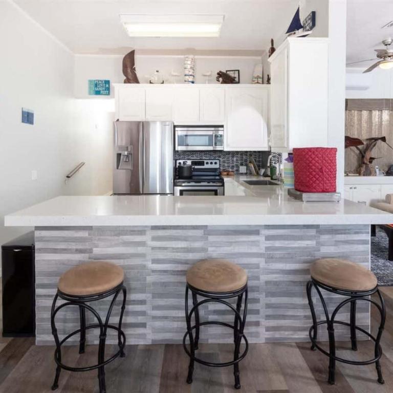Cozy Beachfront Condo Las Olas II 10 - Casa - 12