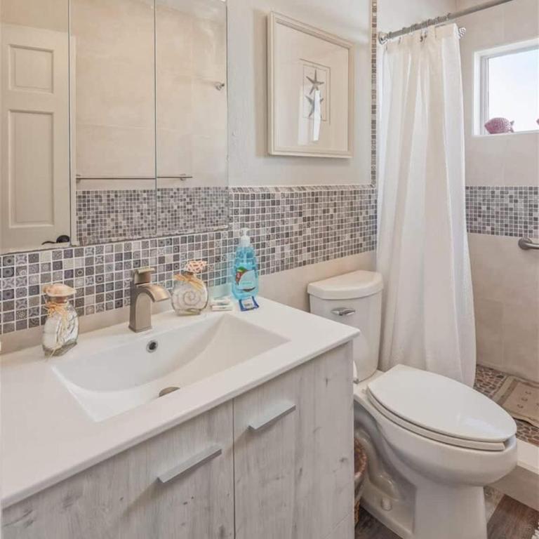 Cozy Beachfront Condo Las Olas II 10 - Casa - 23