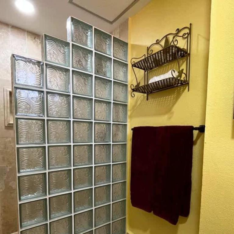 Cozy Condo on Sandy Beach Resort Princesa C-408 - Apartamento - 18