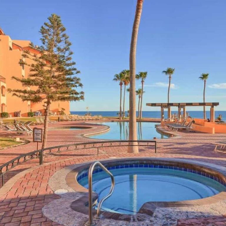 Cozy Condo on Sandy Beach Resort Princesa C-408 - Apartamento - 24