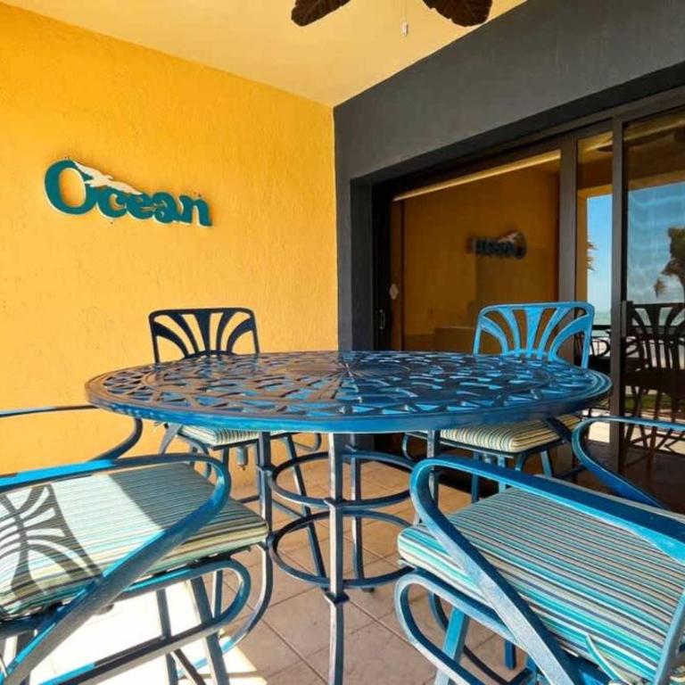 Beautiful Condo in Beach Resort Princesa A-203 - Apartamento - 8