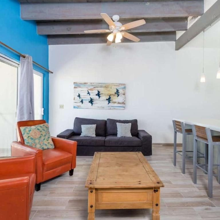 Cozy & Beautiful Beachfront Condo Las Olas II 2 - Apartamento - 2