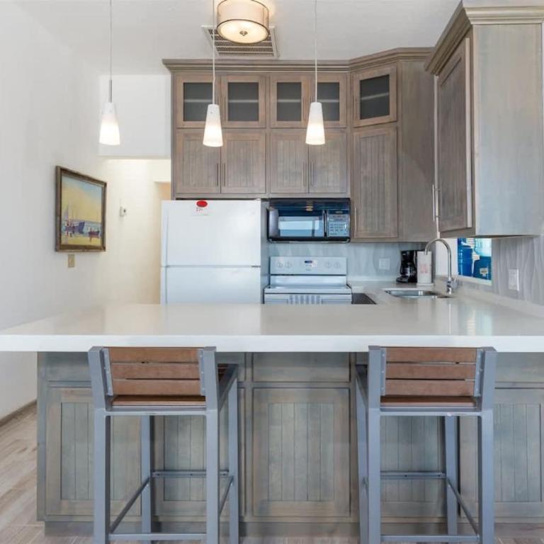 Cozy & Beautiful Beachfront Condo Las Olas II 2 - Apartamento - 5