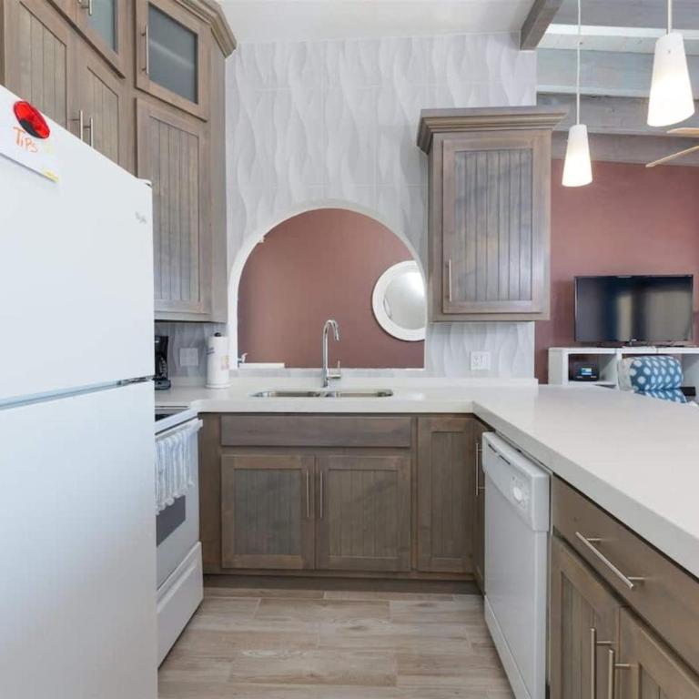 Cozy & Beautiful Beachfront Condo Las Olas II 2 - Apartamento - 6