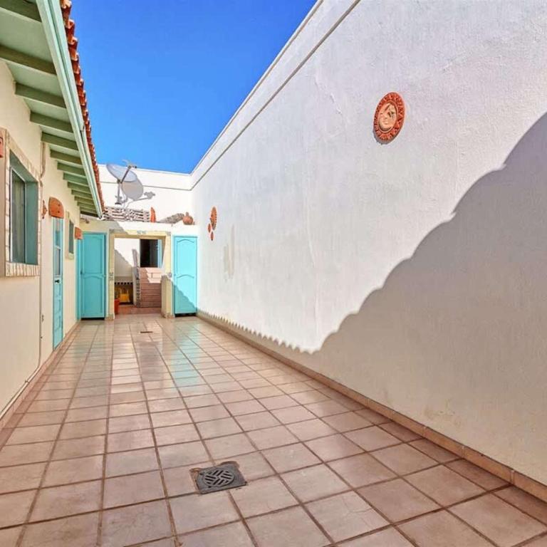 Cozy & Beautiful Beachfront Condo Las Olas II 2 - Apartamento - 24