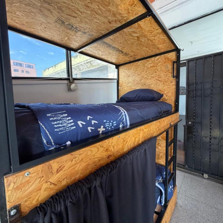 WanderHaus - 6-Bed Mixed Dormitory Room - 3