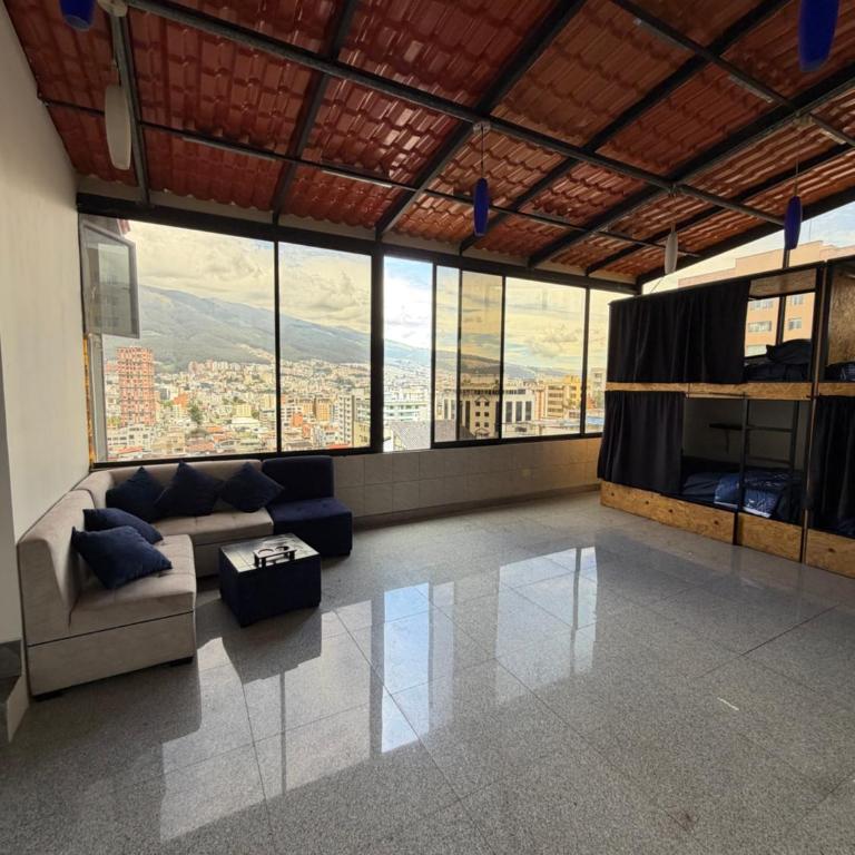 WanderHaus - 6-Bed Mixed Dormitory Room - 6
