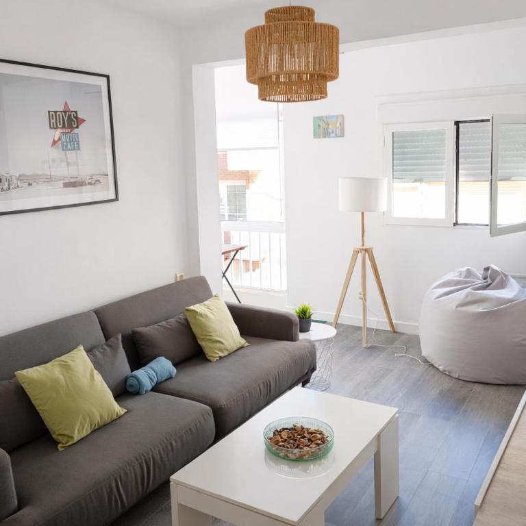 Estupendo piso renovado a 30 metros de la playa - Apartamento de 1 dormitorio - 1