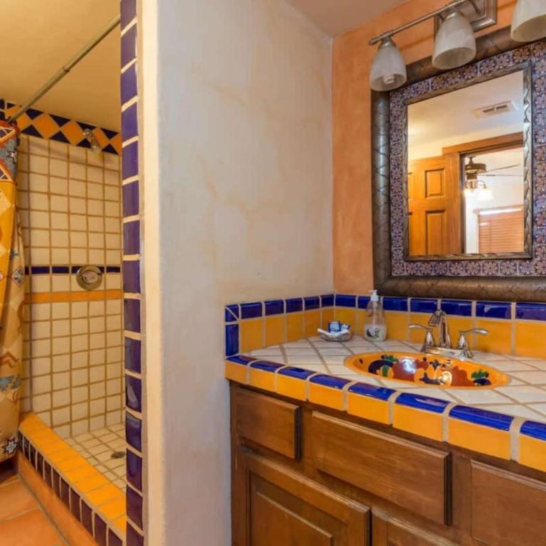 Charming Colorful Condo Near Pool - Pueblos D-101 - Apartment - 6