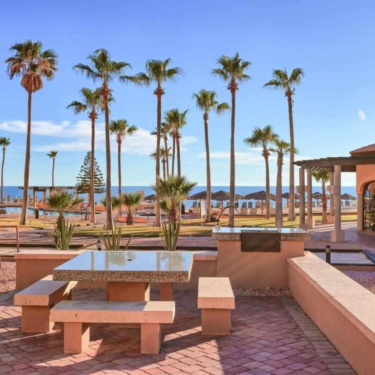 Gorgeous Third-Level Condo Princesa D-308 - Apartamento - 32