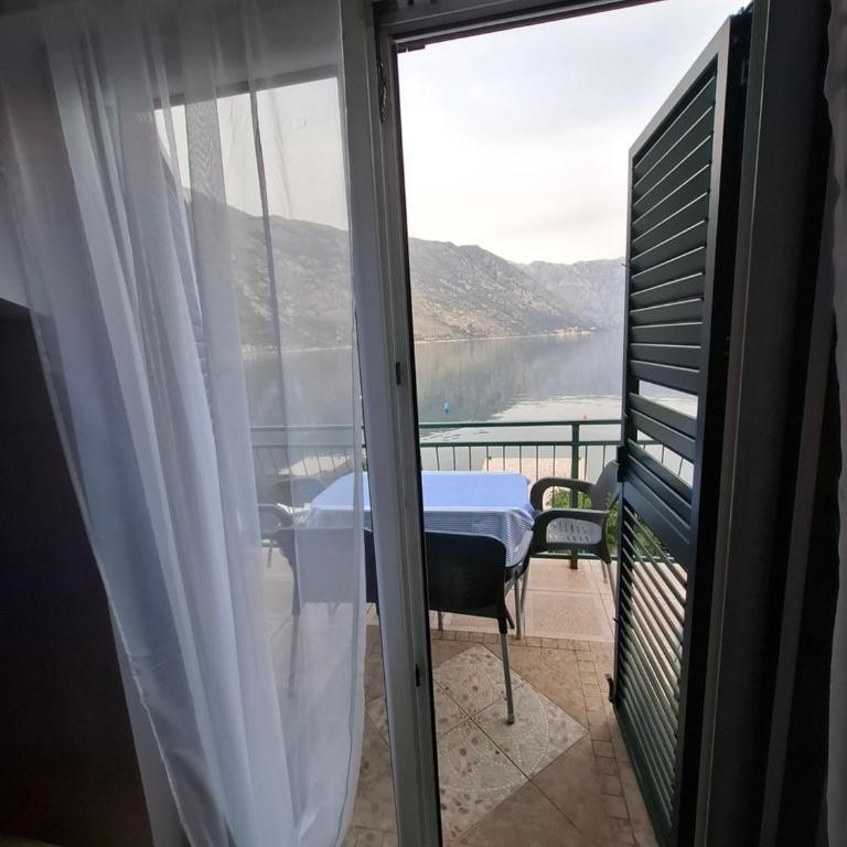 Apartments Iva - One-Bedroom Apartment with Terrace with Sea View - 24
