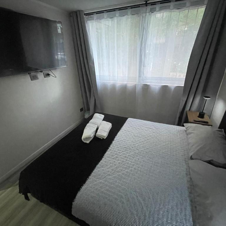 Departamento cerca Movistar Arenas 2 - Two-Bedroom Apartment - 7