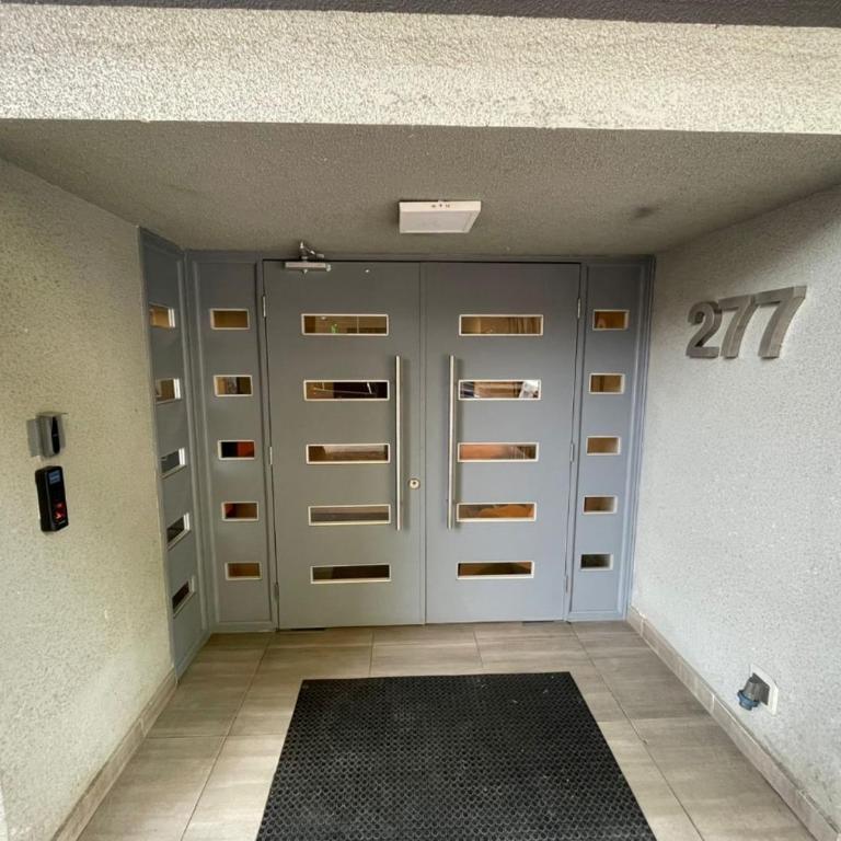 Departamento cerca Movistar Arenas 2 - Two-Bedroom Apartment - 12