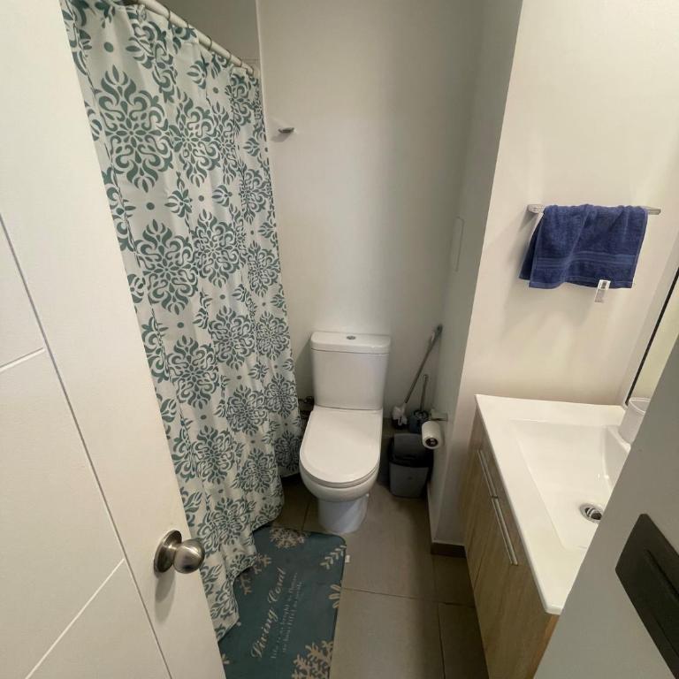 Departamento cerca Movistar Arenas 2 - Two-Bedroom Apartment - 13