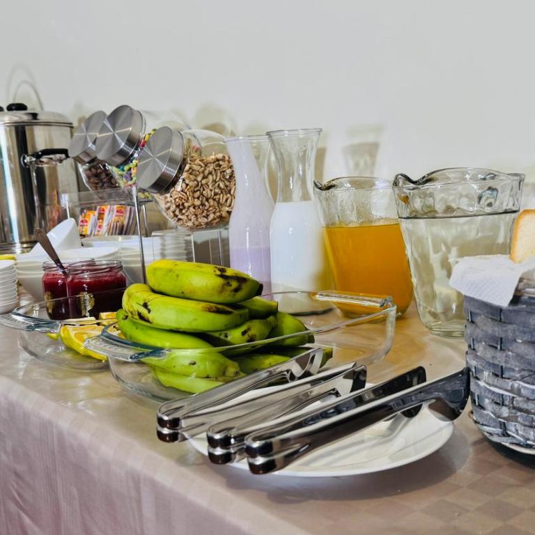 1825 Stay - Standard Triple Room - 3