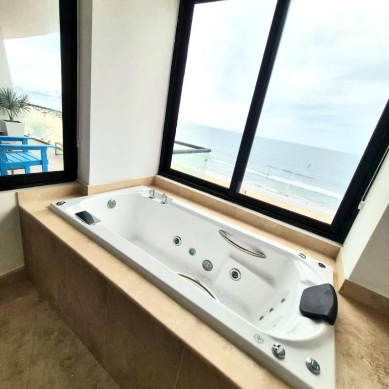 Depto Lujo Azul Pacifico #1 Alberca frente al Mar - Two-Bedroom Apartment - 29