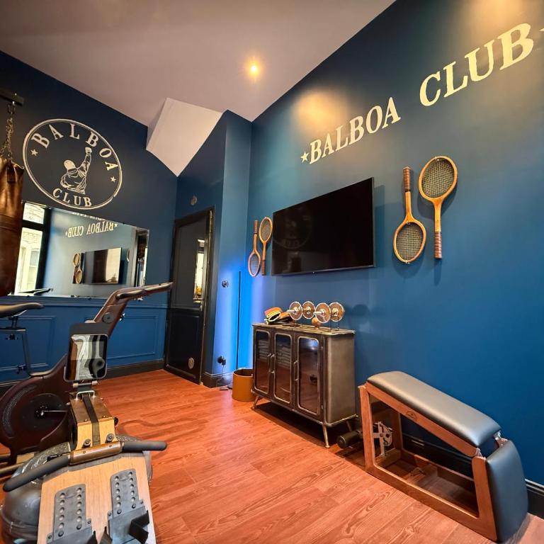 Love Room & Speakeasy - One-Bedroom Apartment - 74