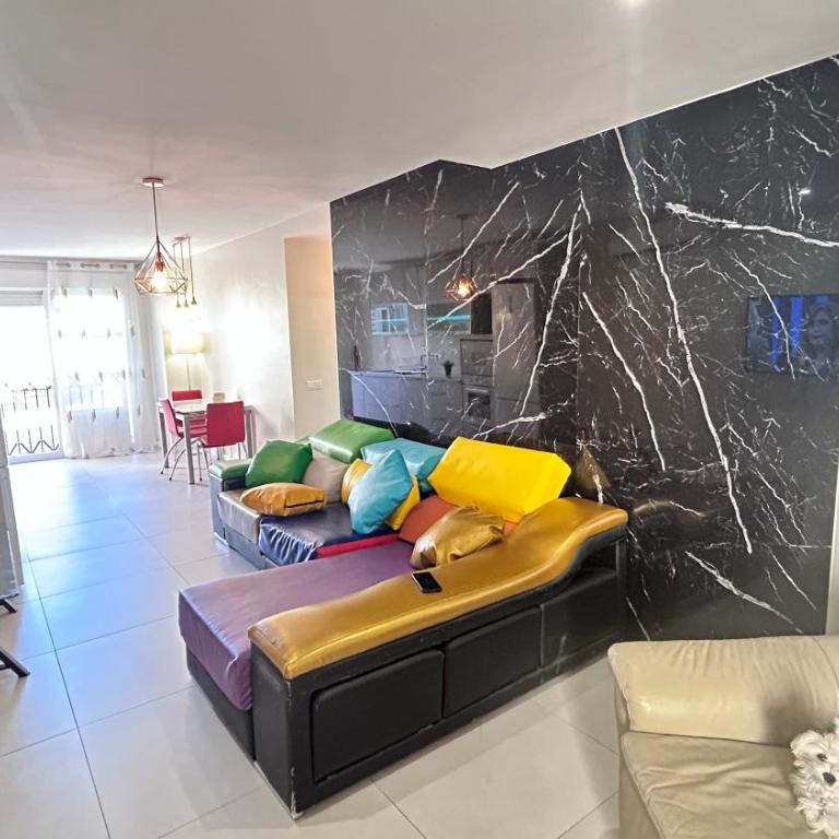 FANTASTICO CENTRO HOSPITALeS - Apartamento de 3 dormitorios - 3