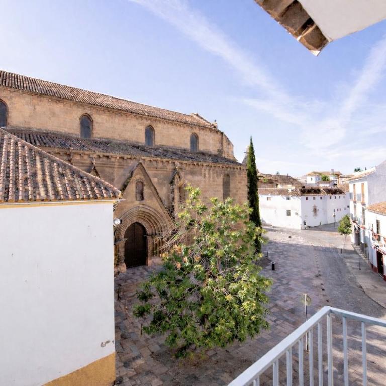 Apartamento con vistas a iglesia historica Centro Cordoba 6 huespedes - Apartamento Premium de 3 dormitorios con balcón - 1
