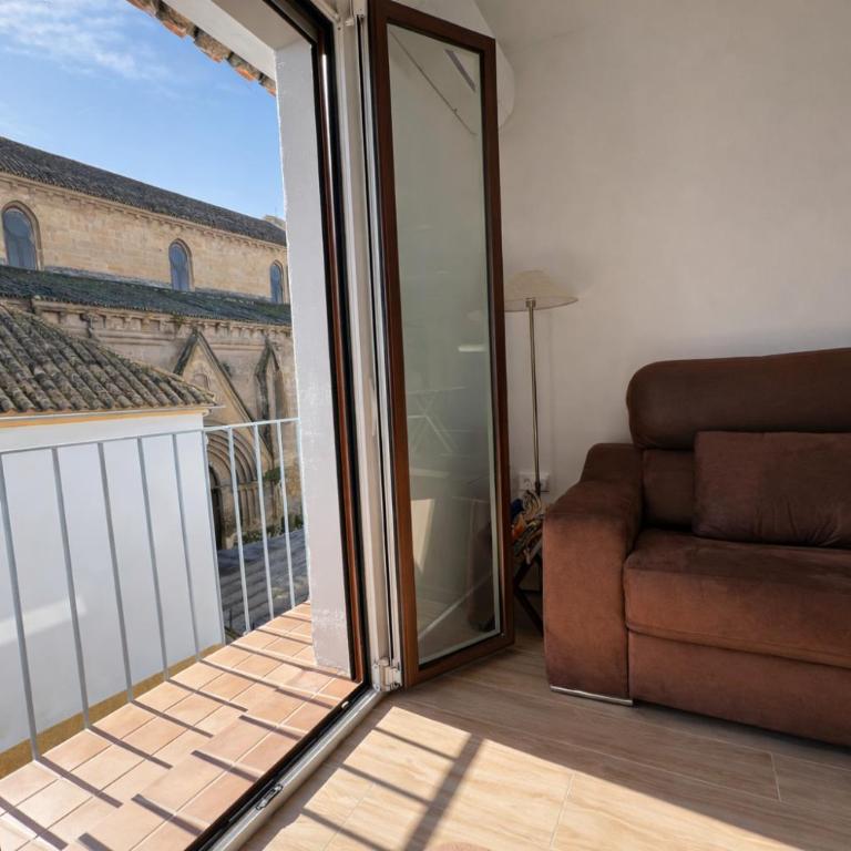 Apartamento con vistas a iglesia historica Centro Cordoba 6 huespedes - Apartamento Premium de 3 dormitorios con balcón - 9