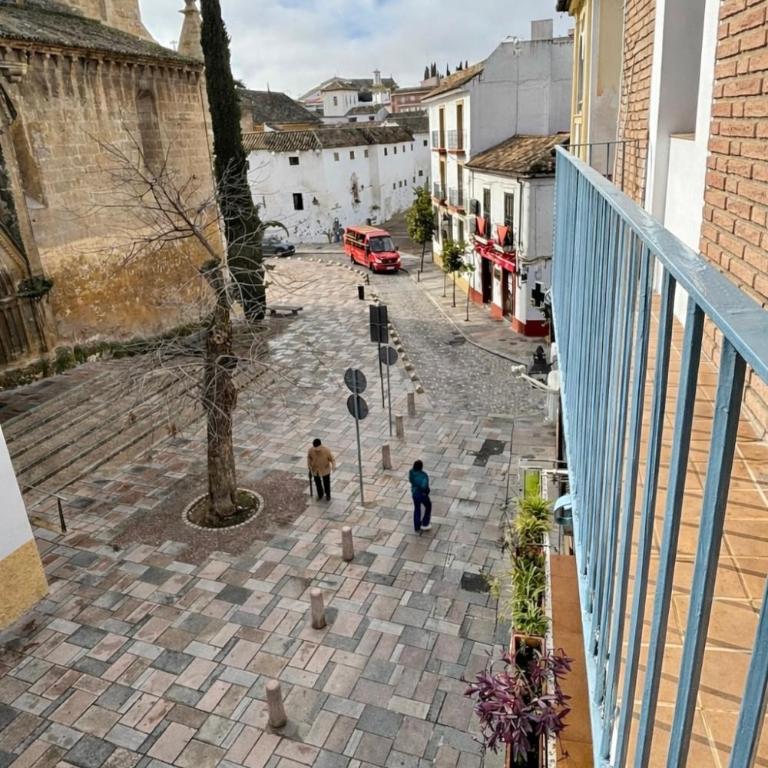 Apartamento con vistas a iglesia historica Centro Cordoba 6 huespedes - Apartamento Premium de 3 dormitorios con balcón - 4