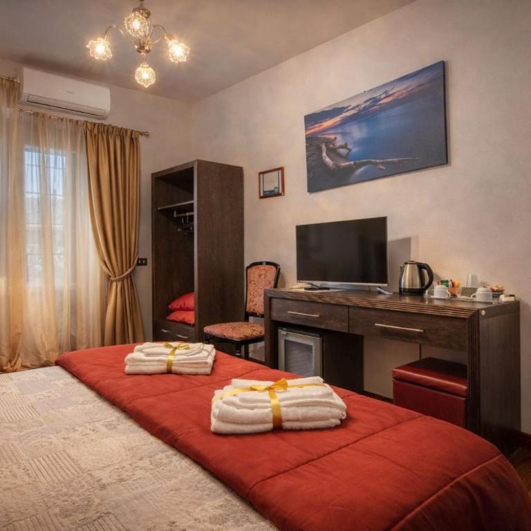 Bed and Breakfast Impruneta28 - Ampia Camera Matrimoniale - 8
