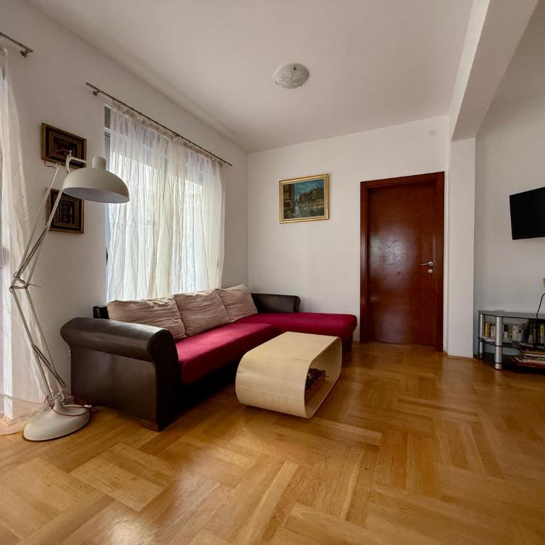 Golden Apartment Petrovac - Apartman sa 2 Spavaće Sobe i Terasom - 5