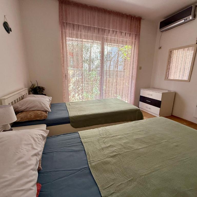 Golden Apartment Petrovac - Apartman sa 2 Spavaće Sobe i Terasom - 14