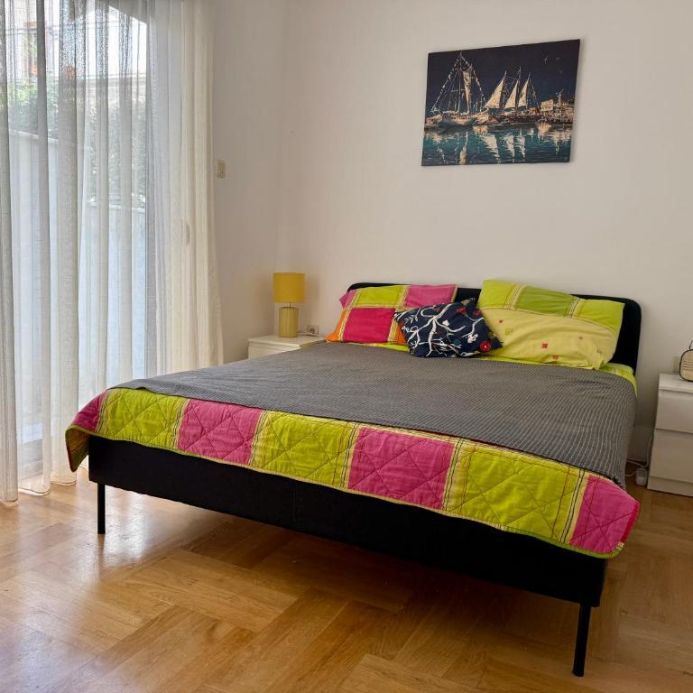 Golden Apartment Petrovac - Apartman sa 2 Spavaće Sobe i Terasom - 10