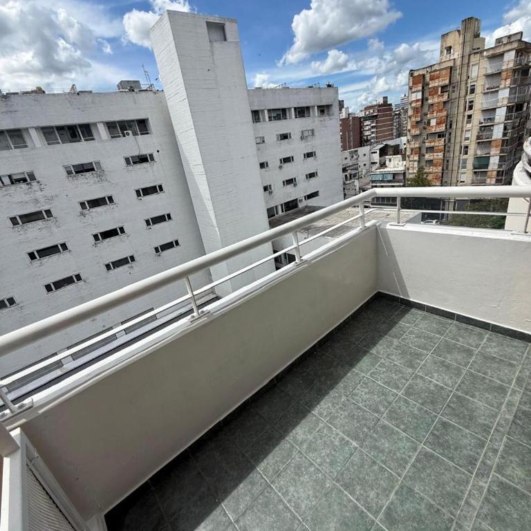 Departamento en San Luis y Balcarce, confort, calidez y excelente ubicación - Apartamento con vistas y balcón - 9