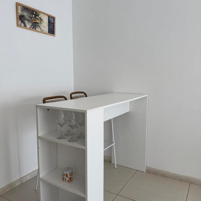 Departamento en San Luis y Balcarce, confort, calidez y excelente ubicación - Apartamento con vistas y balcón - 13