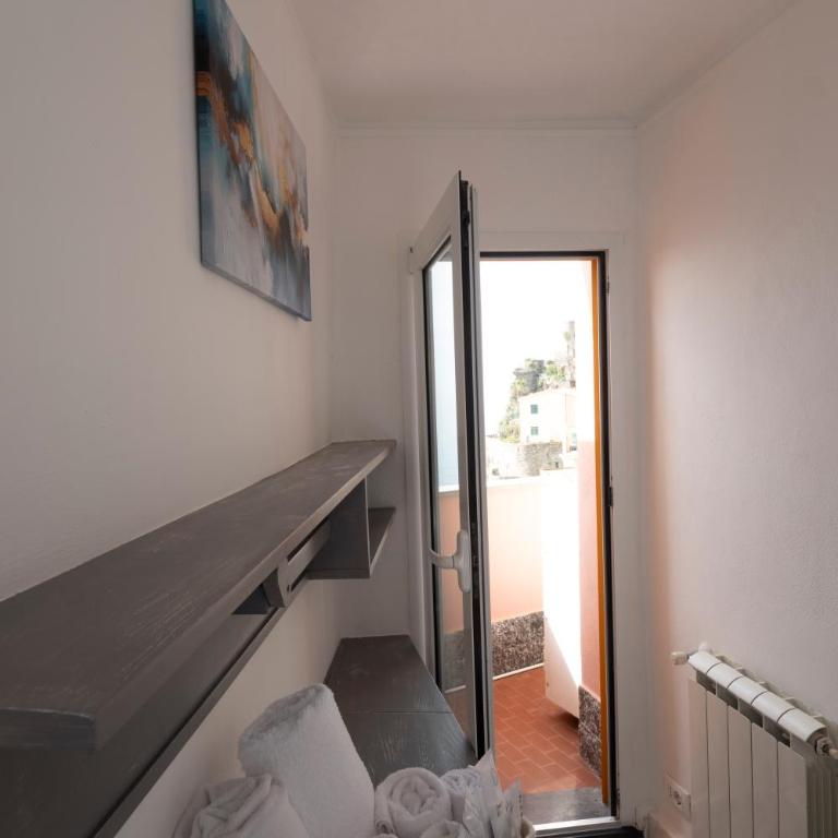 Affittacamere Elisabetta - Camera Matrimoniale con Balcone e Vista Mare - 26