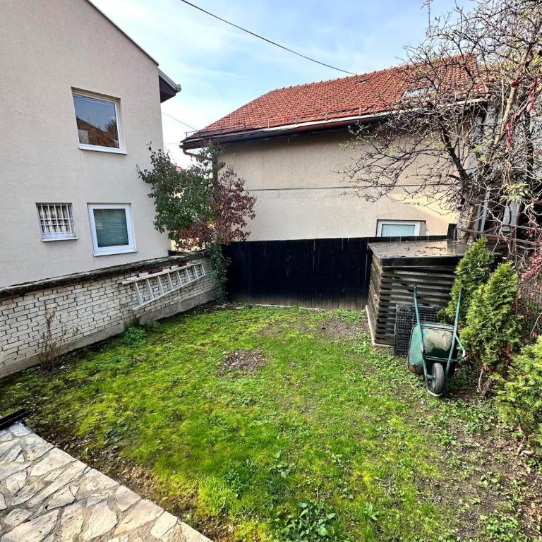 Cozy Sarajevo City Center House with Private Garden - Kuća sa 2 Spavaće Sobe - 29