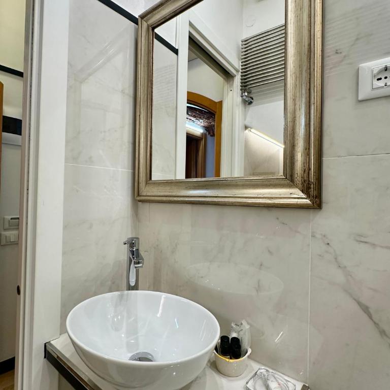 The Vernazza Main Plaza - Rooms & Suites - Quadruple Room with Sea View - 1
