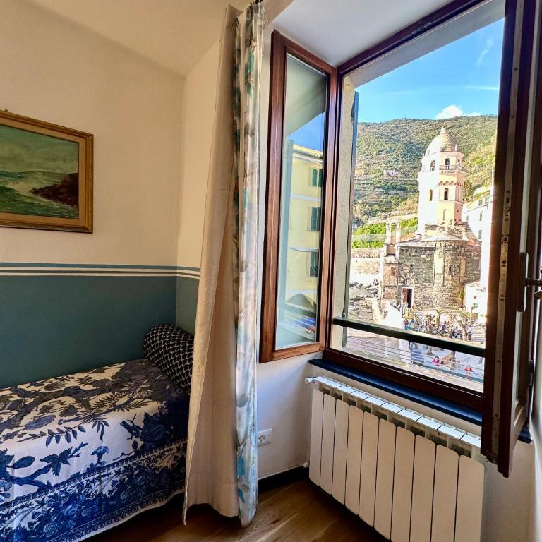 The Vernazza Main Plaza - Rooms & Suites - Quadruple Room with Sea View - 15