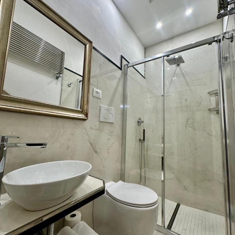 The Vernazza Main Plaza - Rooms & Suites - Quadruple Room with Sea View - 4