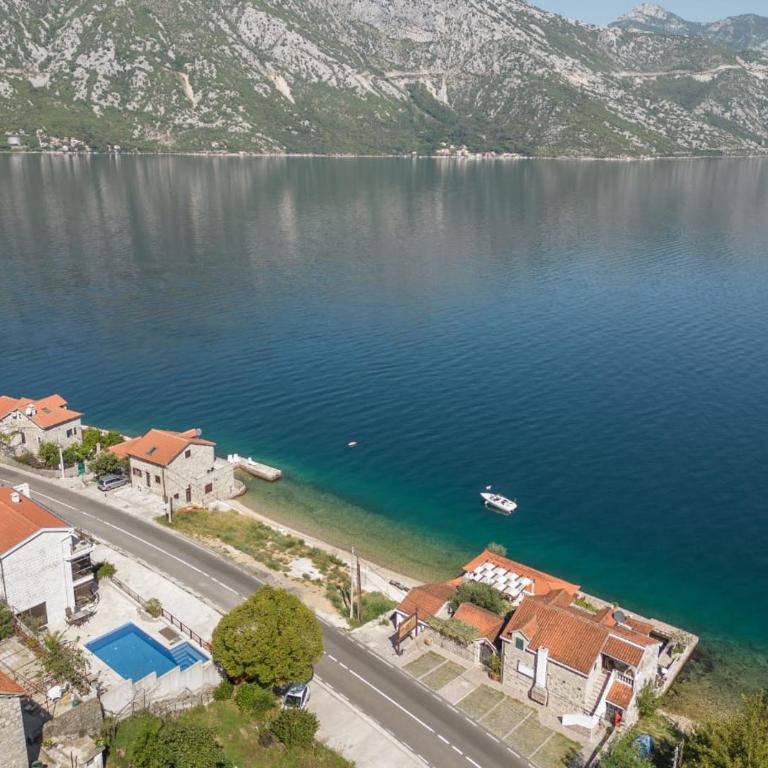 Seafront Villa with Private Beach & Pool in Kotor Bay, Villa Viborg - Villa with Private Pool - 12
