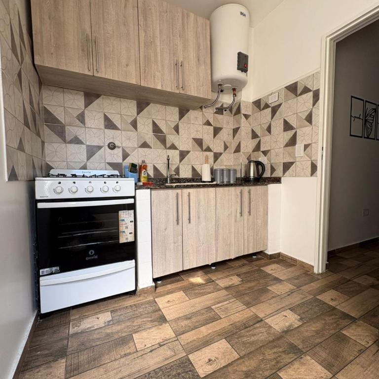 Departamento en Vicente López hasta 6 personas ubicacion inmejorable , 100 metros del tren , cerca de River, tecnopolis , a pasos tenes todo - Apartamento de 1 dormitorio - 7