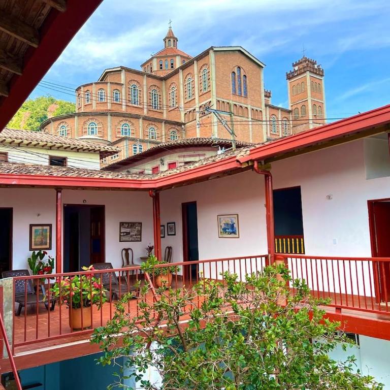 Colonial house next to the park and Madre Laura - Five-Bedroom House - 7