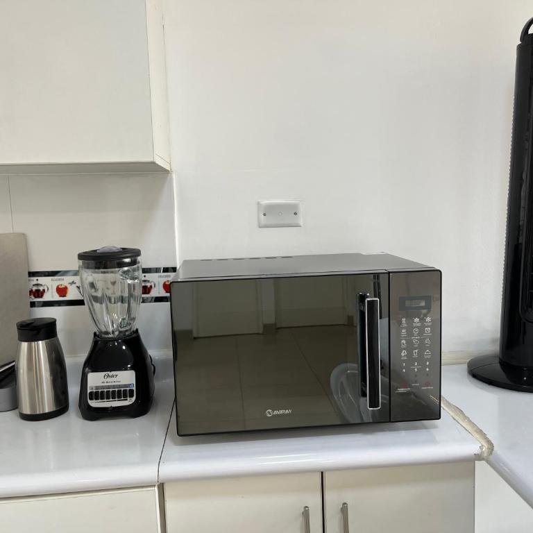 Apartamento moderno a 5 minutos de Plaza Norte - Three-Bedroom Apartment - 9