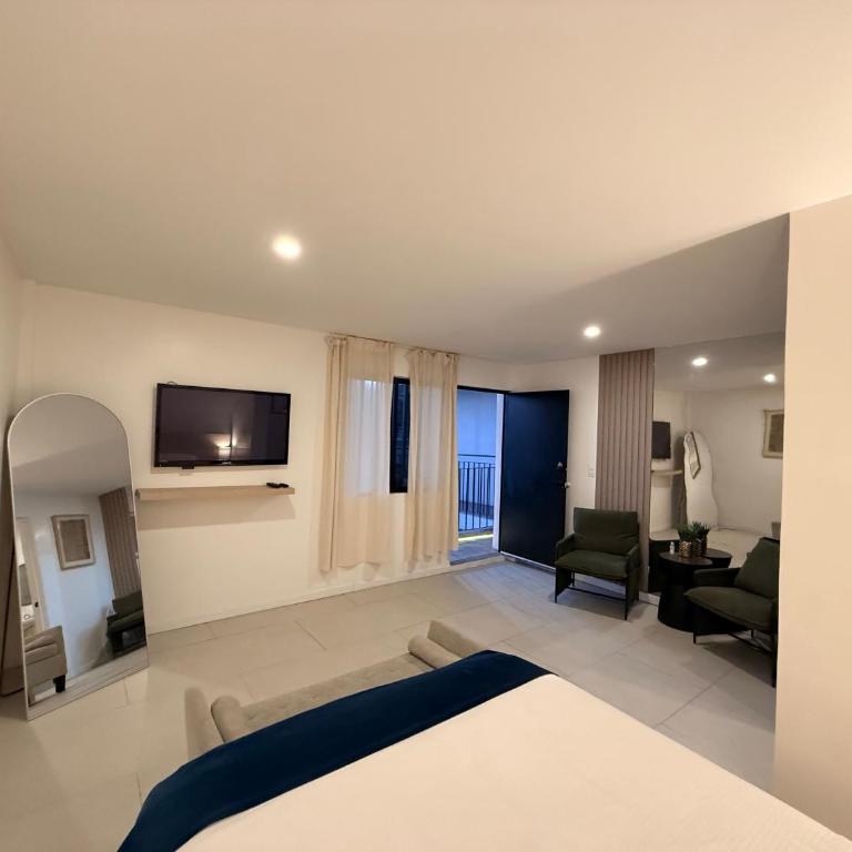 RA Suites - Double or Twin Room - 2
