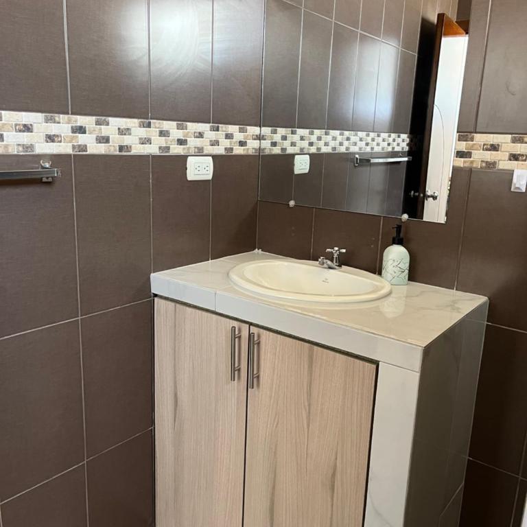 Condominio Tomebamba - One-Bedroom Apartment - 8